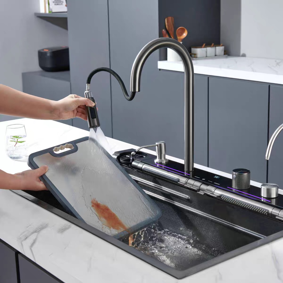 Digital Display Integrated Waterfall Pull-Out Faucet